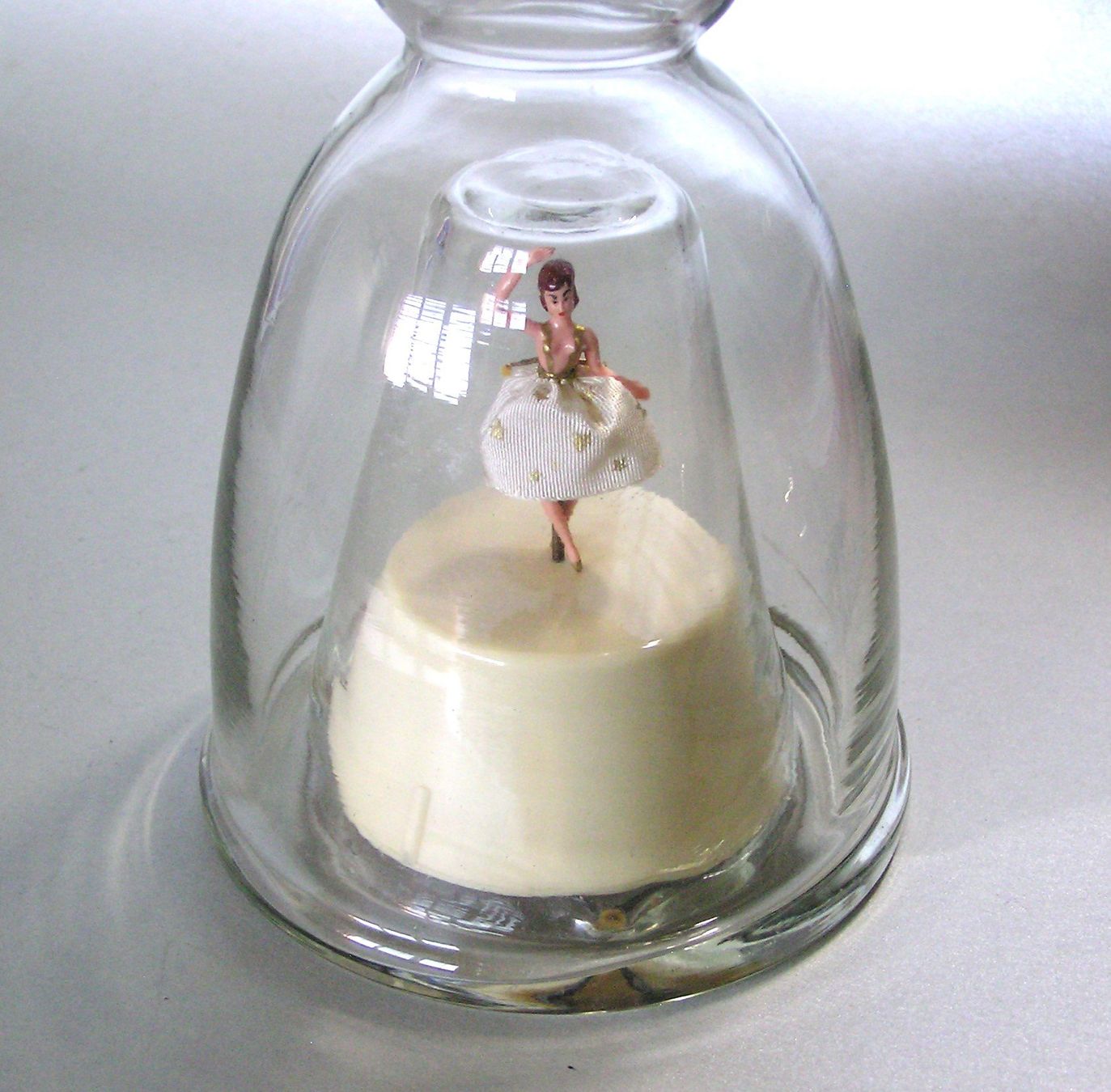 Spieldosen: VINTAGE BOLS BALLERINA FLASCHE MIT SPIELDOSE – Gebraucht aus Grenchen von Antique-hunter 1
