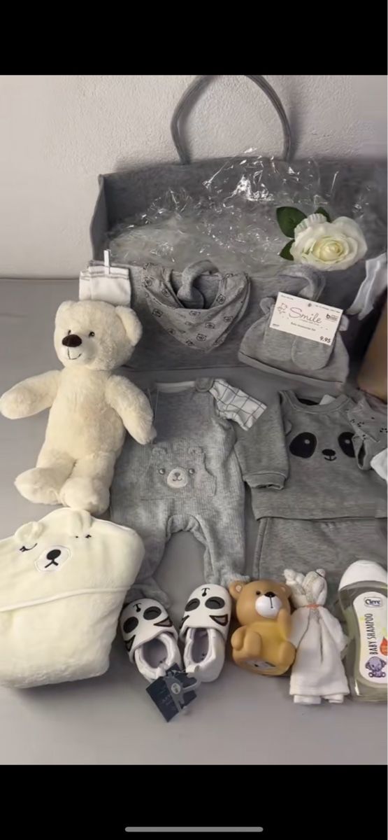 Kleiderpakete & -sets: Geschenk zur Geburt, Baby Set! – Neu und originalverpackt aus Eschlikon TG von murati123 1