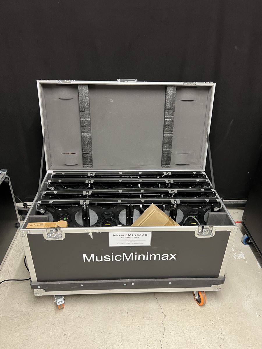 Monitor: LED Wand P4.81 Outdoor IP65 Set / 2x1 Meter – Usato da Oberuzwil venduto da MusicMinimax 3