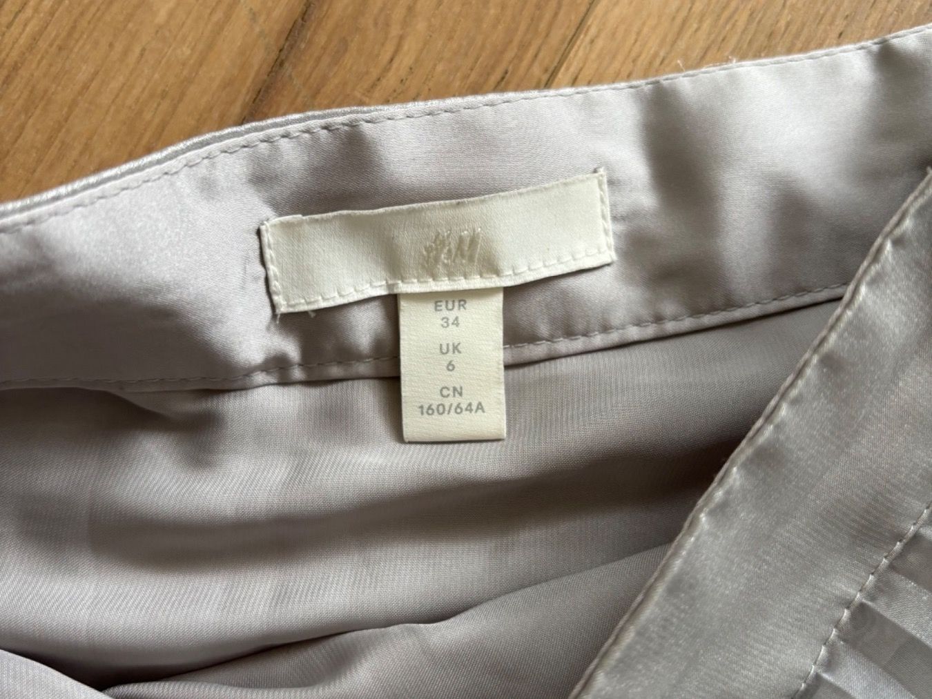 H&M Gonne: Jupe longue plissé argenté – Usato da Genève venduto da bha_jcf5 3