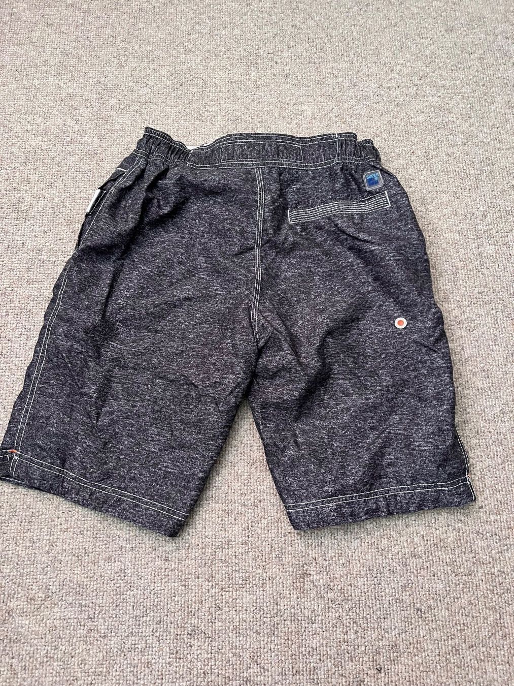 Superdry Pantaloni: Badeshorts von Superdry – Usato da Cham venduto da carmenblacky 1