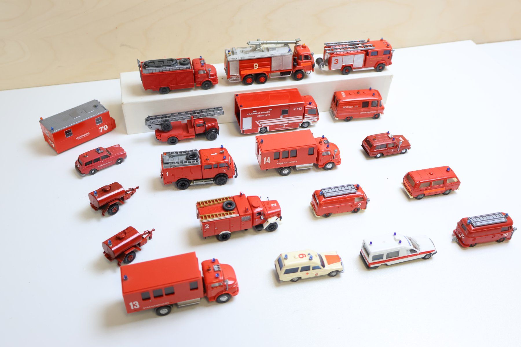wiking-20-x-modellautos-zubeh-r-feuerwehr-mehr-1-87-gebraucht-in