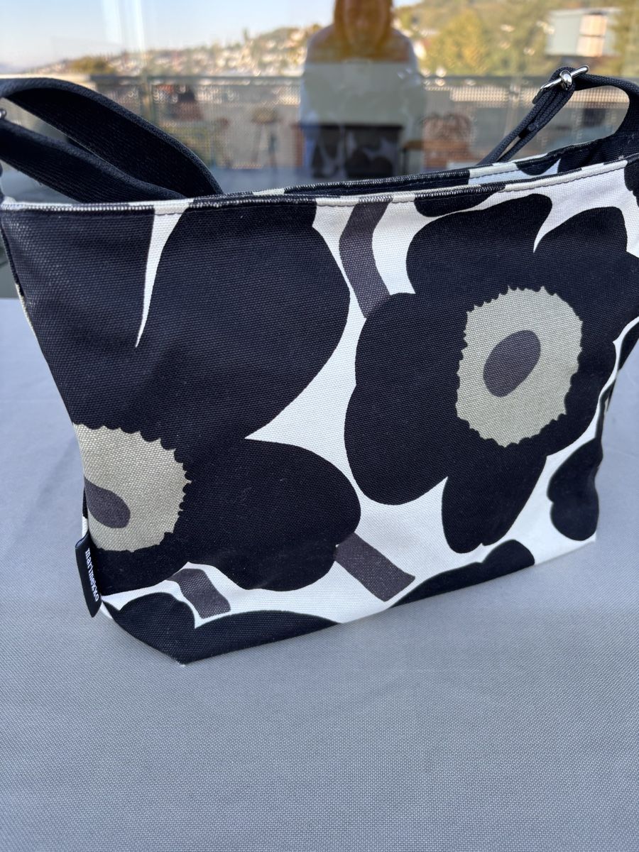 Marimekko Borse da donna: Marimekko Tasche mit typischem Blumenmuster – Usato da Thalwil venduto da Sterla 2