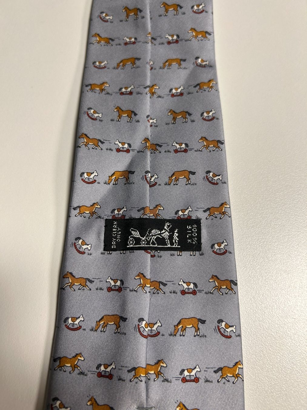 Hermès Cravatte: Hermès Pferde Krawatte – Nuovo (secondo la descrizione) da Bern venduto da kurtikobolt74 2