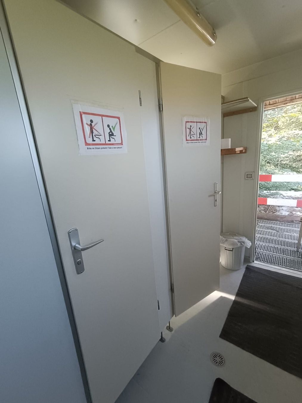 Contenitori edile: 7  Wohn/Sanitärcontainer gebraucht Preis 2700-3500chf – Usato da Stettfurt venduto da sz8_6dk5 7