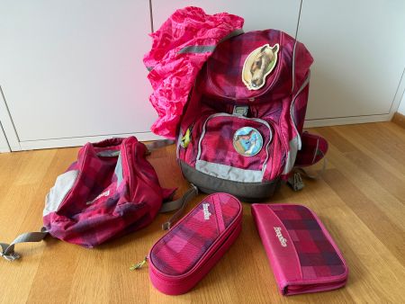 Ergobag mit Sorttasche, Etuis und Regenhülle