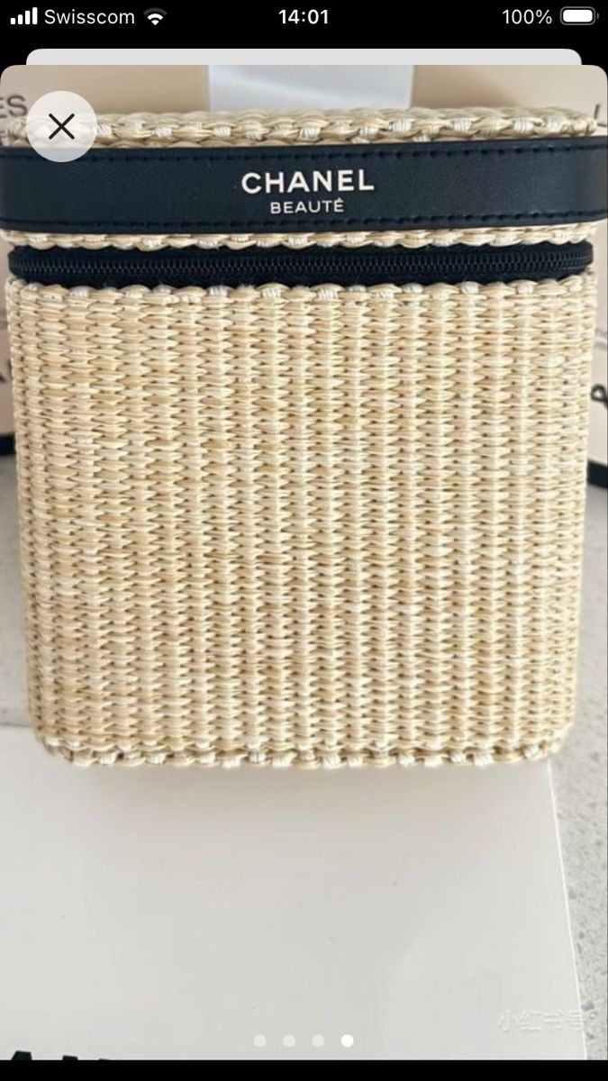 Chanel Trousses de maquillage: Chanel Kosmetik Tasche Wicker Box 2026 – Neuf avec emballage d'origine à Rüdlingen par Schnoegli2007