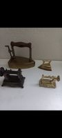 Miniatur Bügeleisen und Nähmaschine Sammlerstücke Messing Ei