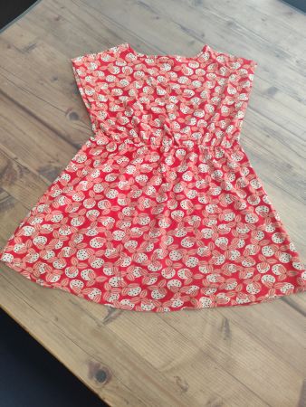 Rotes Mädchenkleid mit Blumen für den Sommer _ Grösse 116