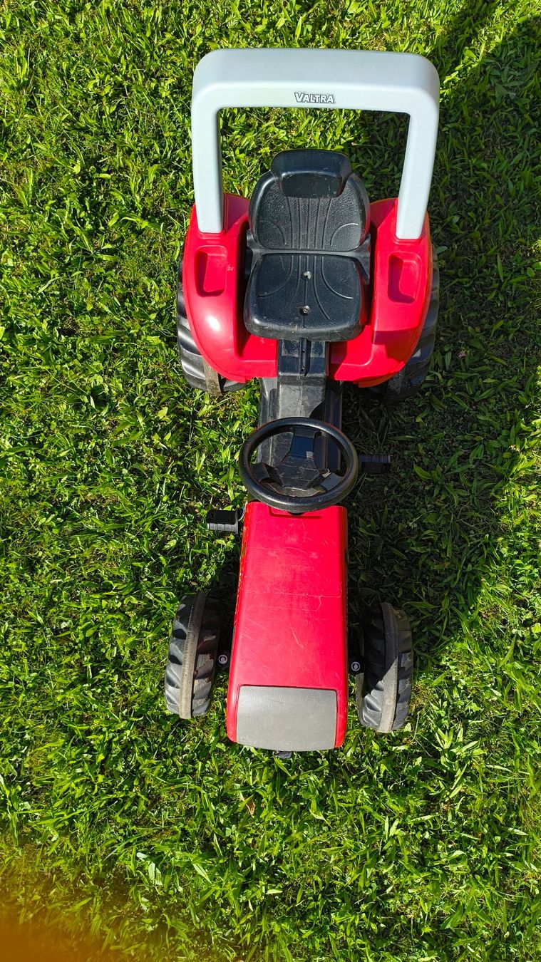 Rolly Toys Fahrzeuge für Kinder: Valtra Trettraktor rot gebraucht rolly toys – Gebraucht aus Stein AG von fri_vpb8 6