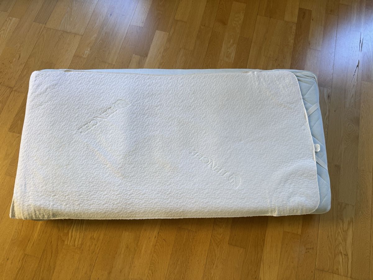 Ikea Matelas: Ikea Babymatratze – D'occasion à Oberrieden par Olivianeu