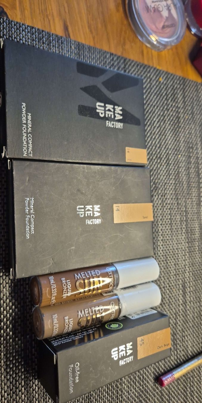 Make-up: MAKE Up factory set – Neu und originalverpackt aus Waltenschwil von jane210