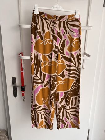Hose Luisa Cerano Blumenmuster Grösse 36 neuwertig