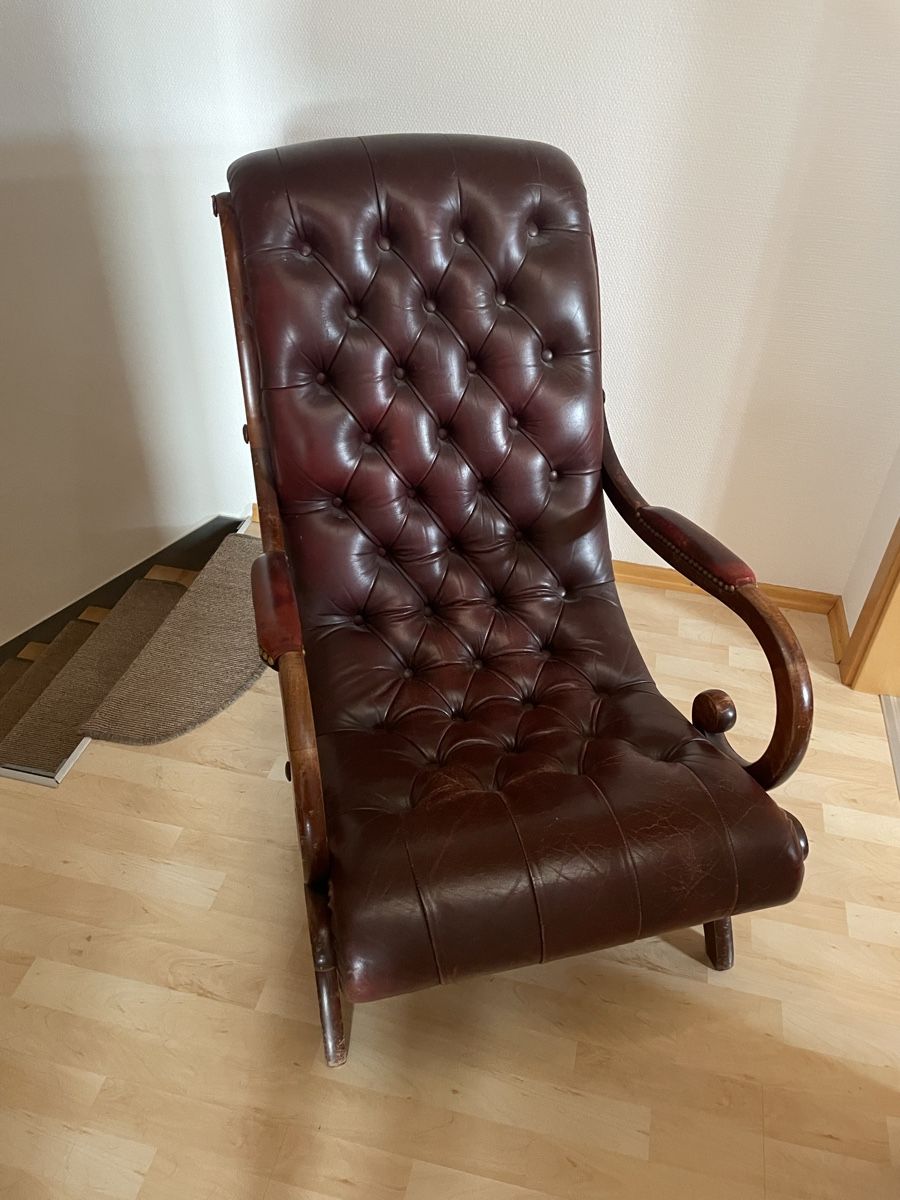 Poltrone: Leder chesterfield style stuhl – Usato da St. Pantaleon venduto da You_l9s9