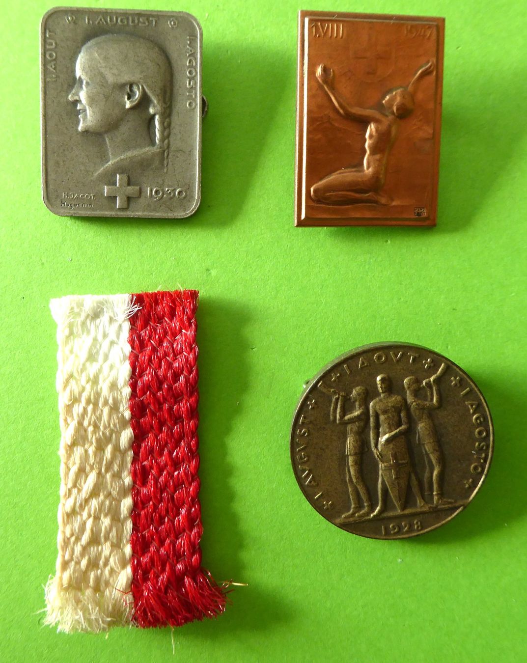 Placchette & Badge: 1. Augustabzeichen 1928, 1930, 1947 – Usato da Aesch BL venduto da Kauri1