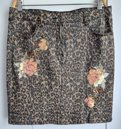 AMY VERMONT  🤎  leo print rock mit   Grösse 44