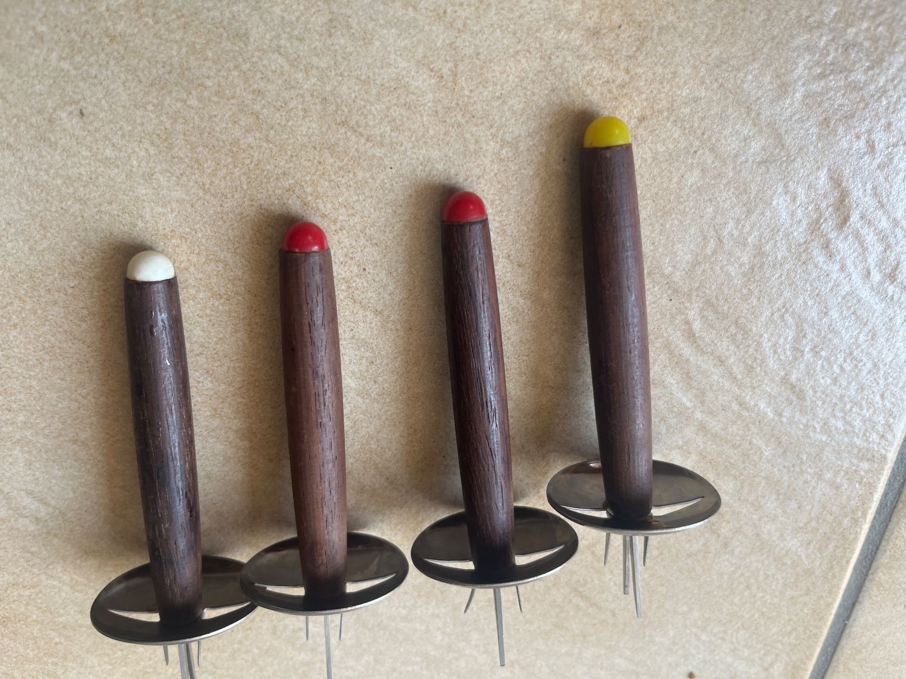 Fourchettes: 4 fourchettes pour apéritif – D'occasion à Vernayaz par Darkfrost 1