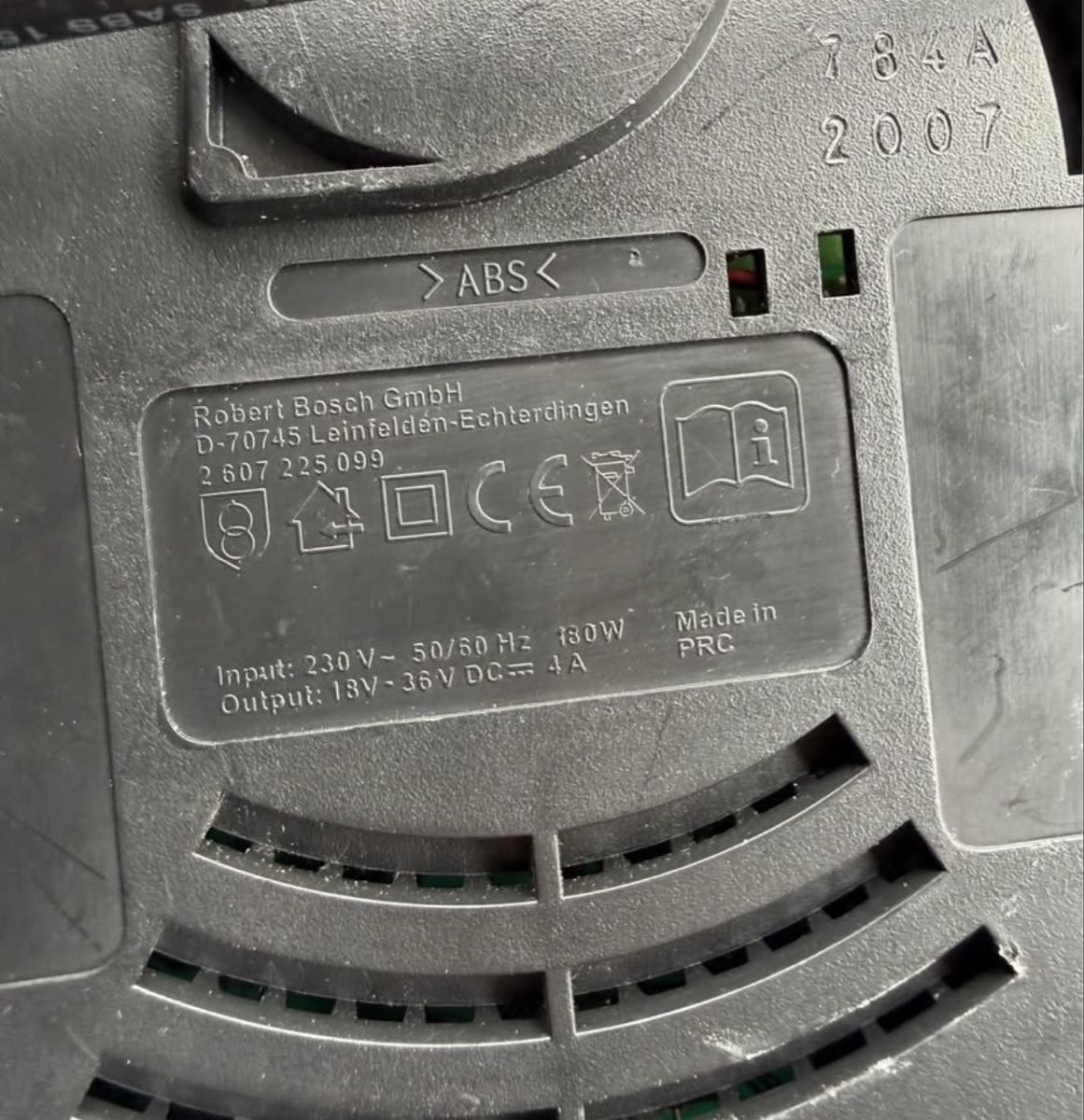 Bosch Akkus & Batterien: Bosch ladegerät 2 stück – Gebraucht aus Oberentfelden von lam_vj88 2
