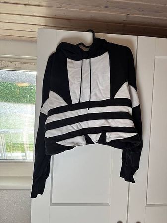 Addidas cropped Huddie grösse M