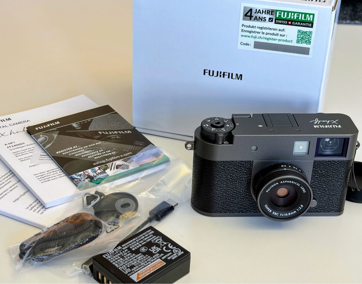 Fujifilm Fotocamera: Fujifilm X-HF1 charcoal silver – Nuovo (secondo la descrizione) da Goldach venduto da secretsir 3