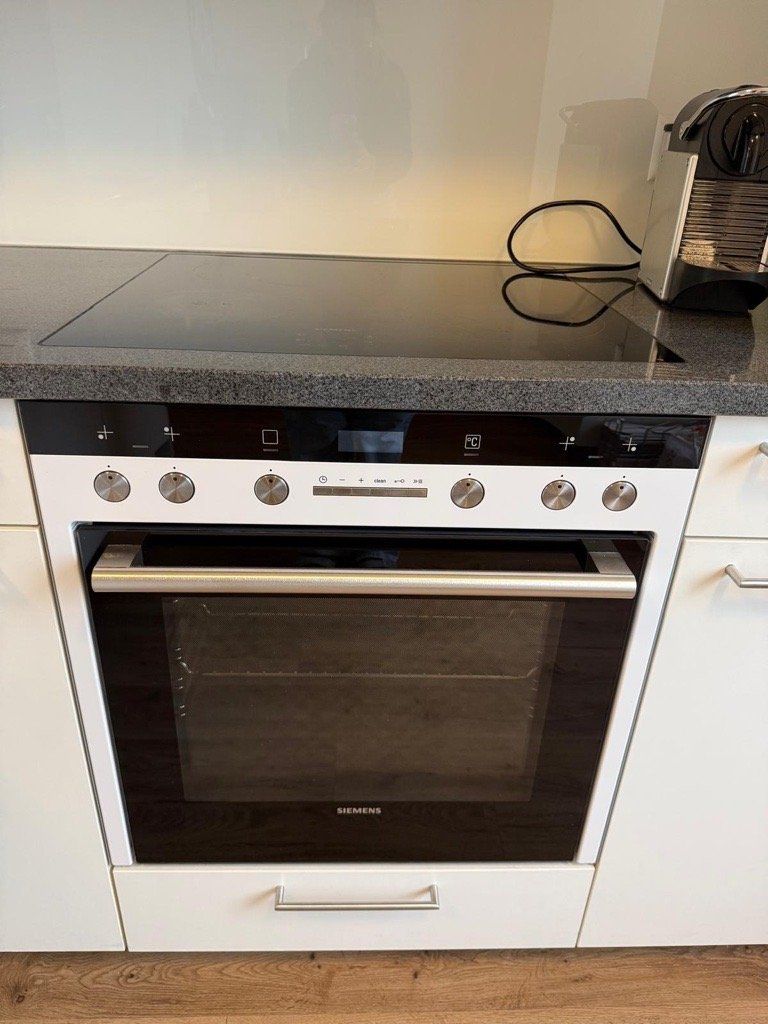 Cuisines complètes: Hochwertige Einbauküche, weiss – D'occasion à Wolfhausen par eblackman 4