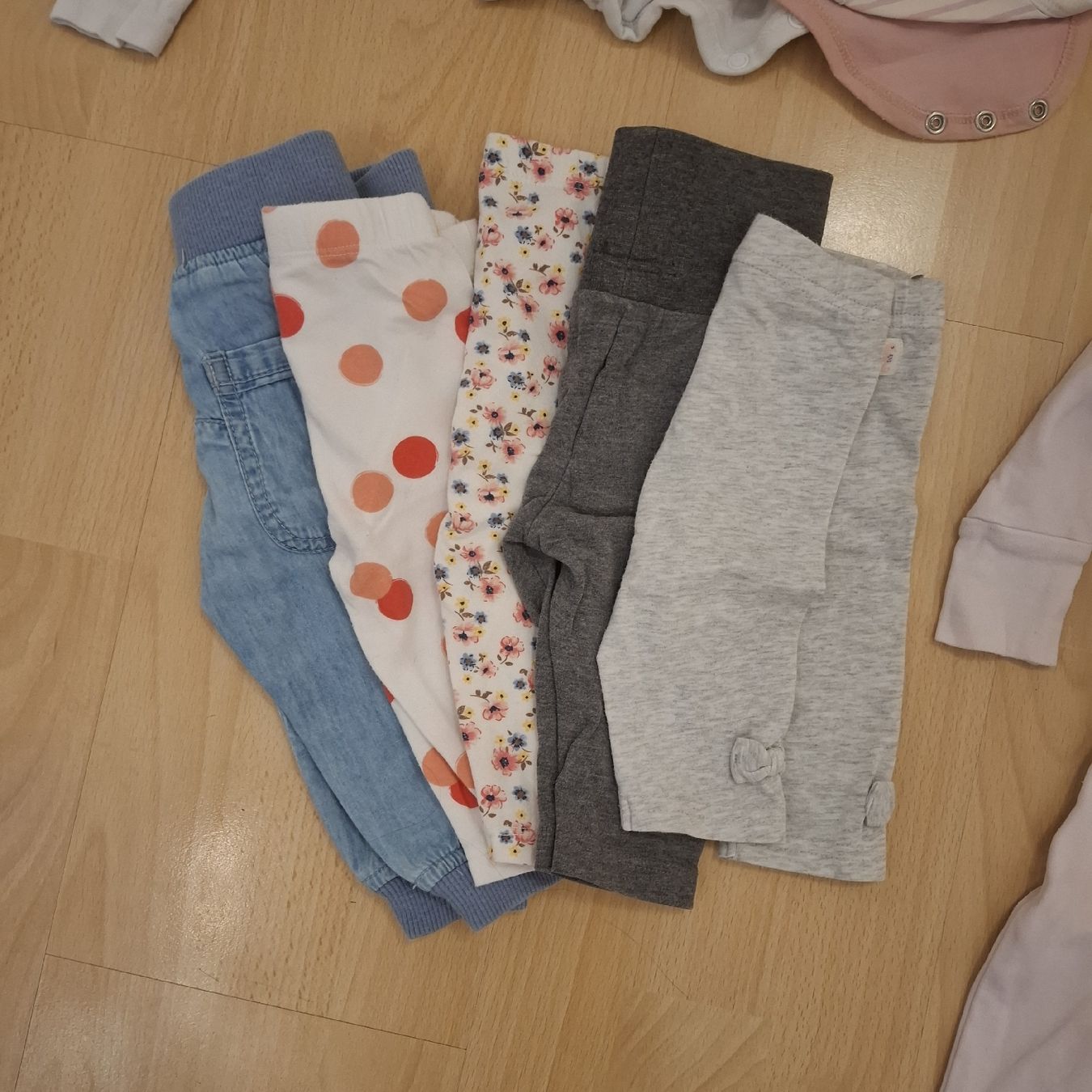 Lotti & Set di vestiti: Babykleiderpaket Mädchen, Grösse 62 – Usato da Winterthur venduto da fraenzitwo 1