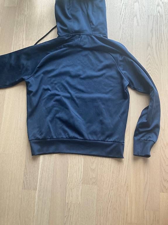 Esprit Pullover & Sweatshirts: fabrikneuer, ungetragener Esprit Pullover, S – Neu und originalverpackt aus Otelfingen von pat_8jmb 2