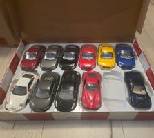 Lot de 11 petites voitures 1/18