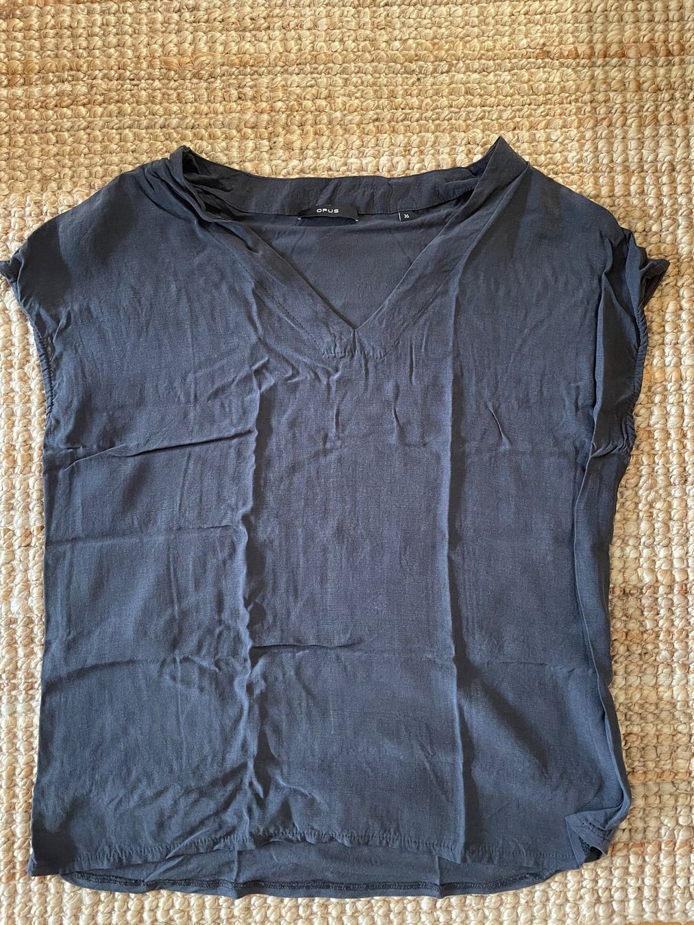 Opus Tops: Opus Top in Grösse 36 – D'occasion à Basel par Garfield038 4