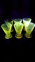 6x Art Deco Uranglas / Ouraline Gläser ca. 1930 