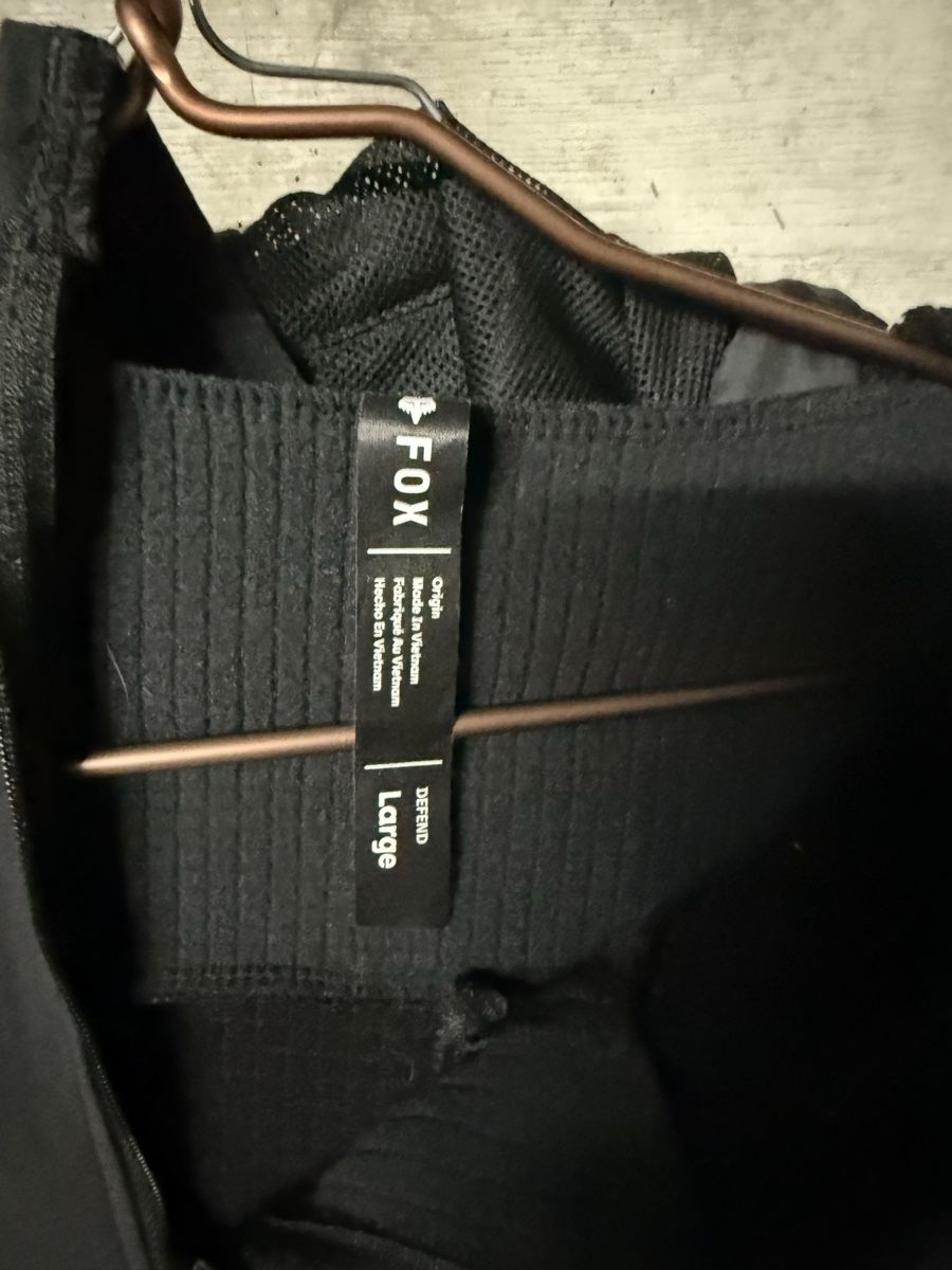 Fox Pullover & Sweatshirts: Fox defend thermal hoodie L  – Gebraucht aus Giubiasco von Darkemperor 2