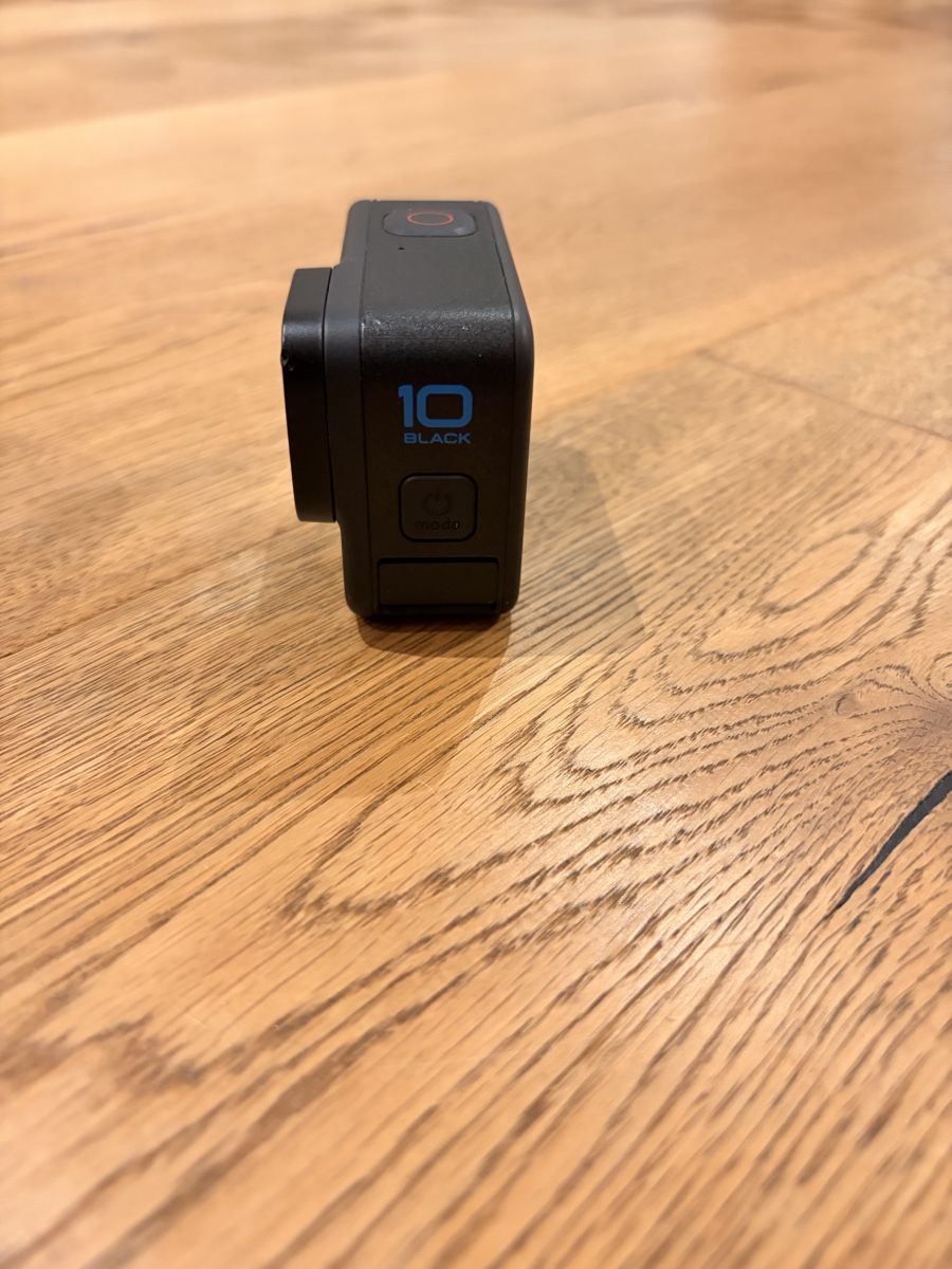 Gopro Action Cam: GoPro Hero 10 Black Mega Action Bundle – Usato da Meilen venduto da Mittwoch632 5