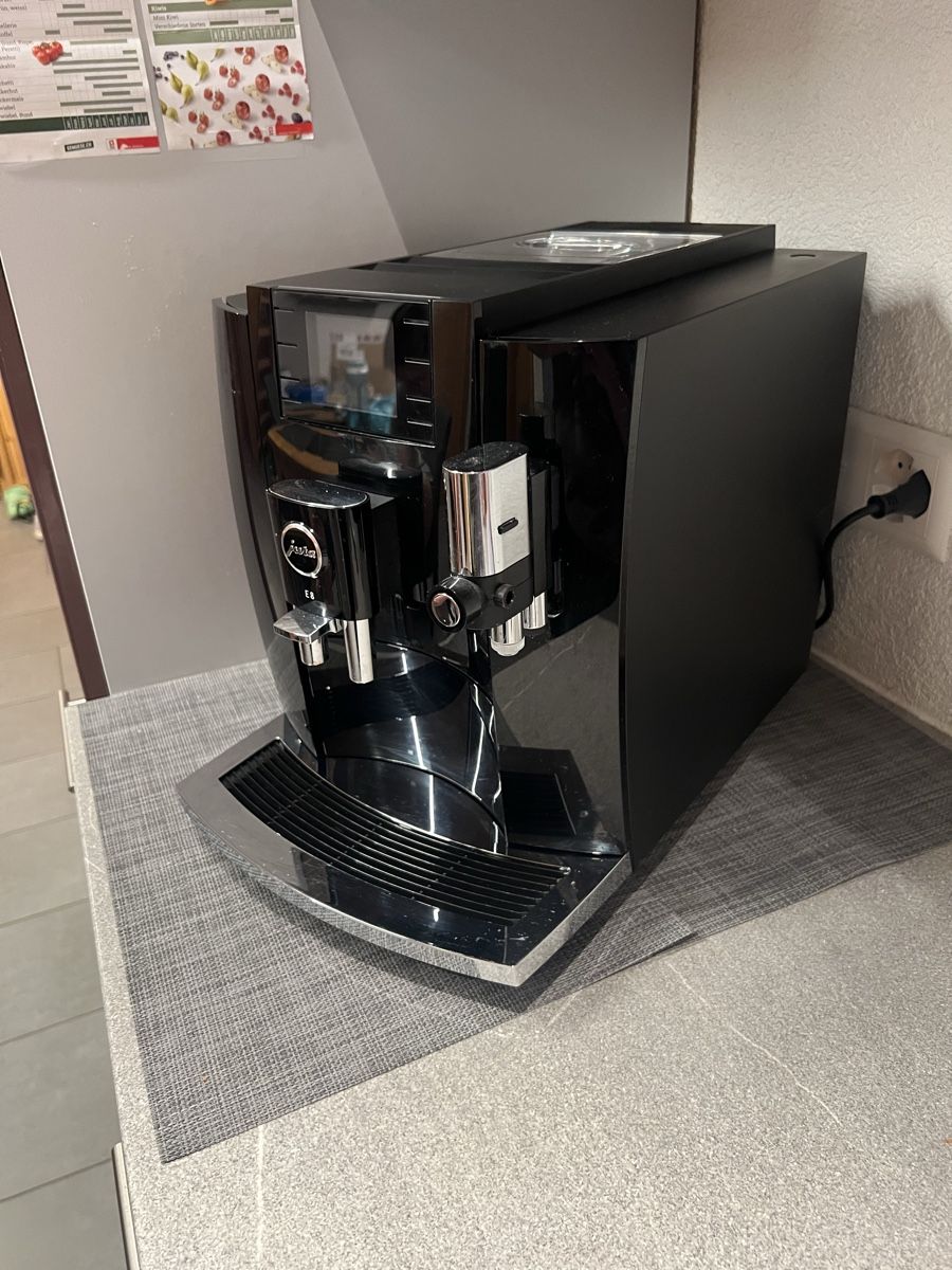 Jura Machines à café & Machines à expresso: Jura Kaffeemaschine E8 – D'occasion à Süderen par jha_5rlx