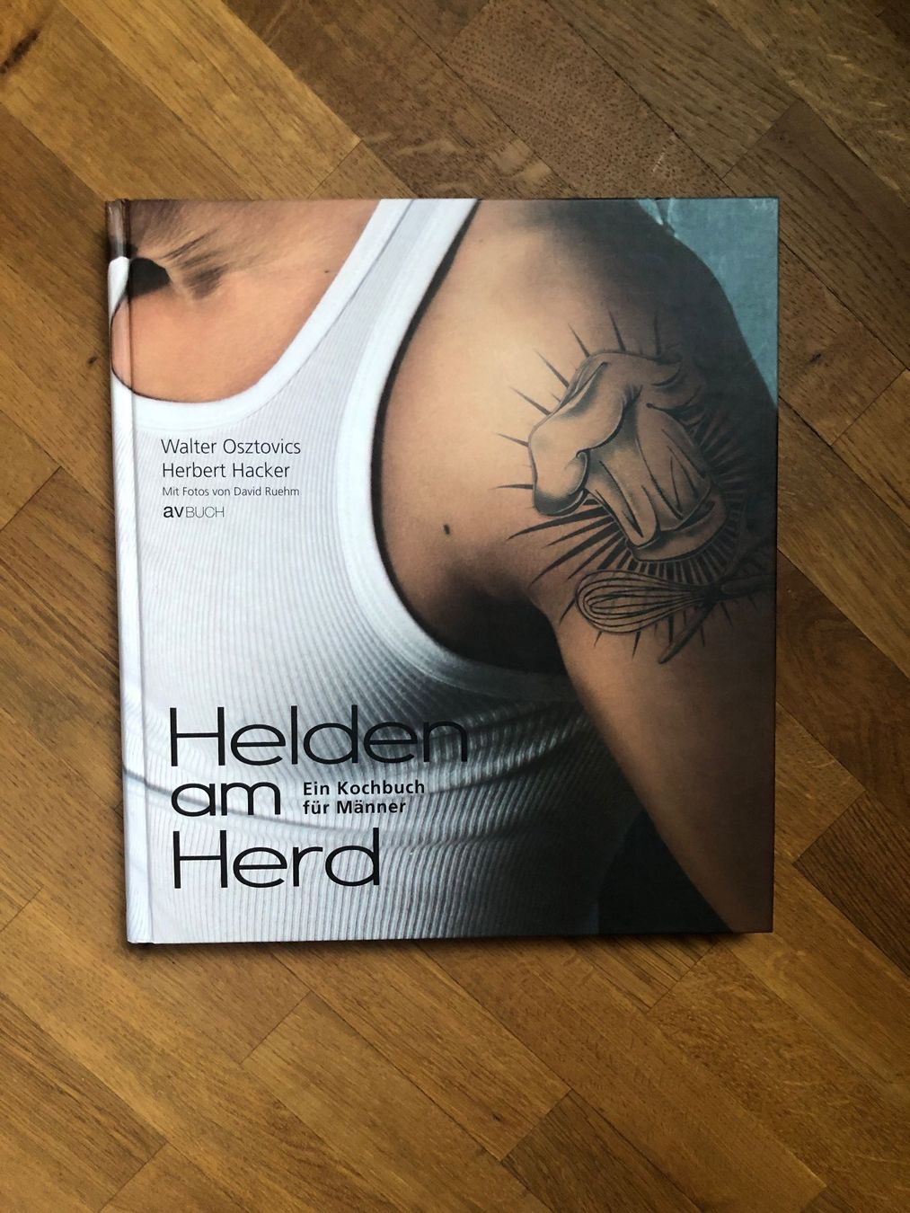 Libri: Helden am Herd - ein Kochbuch für Männer – Usato da Aarau venduto da arra7