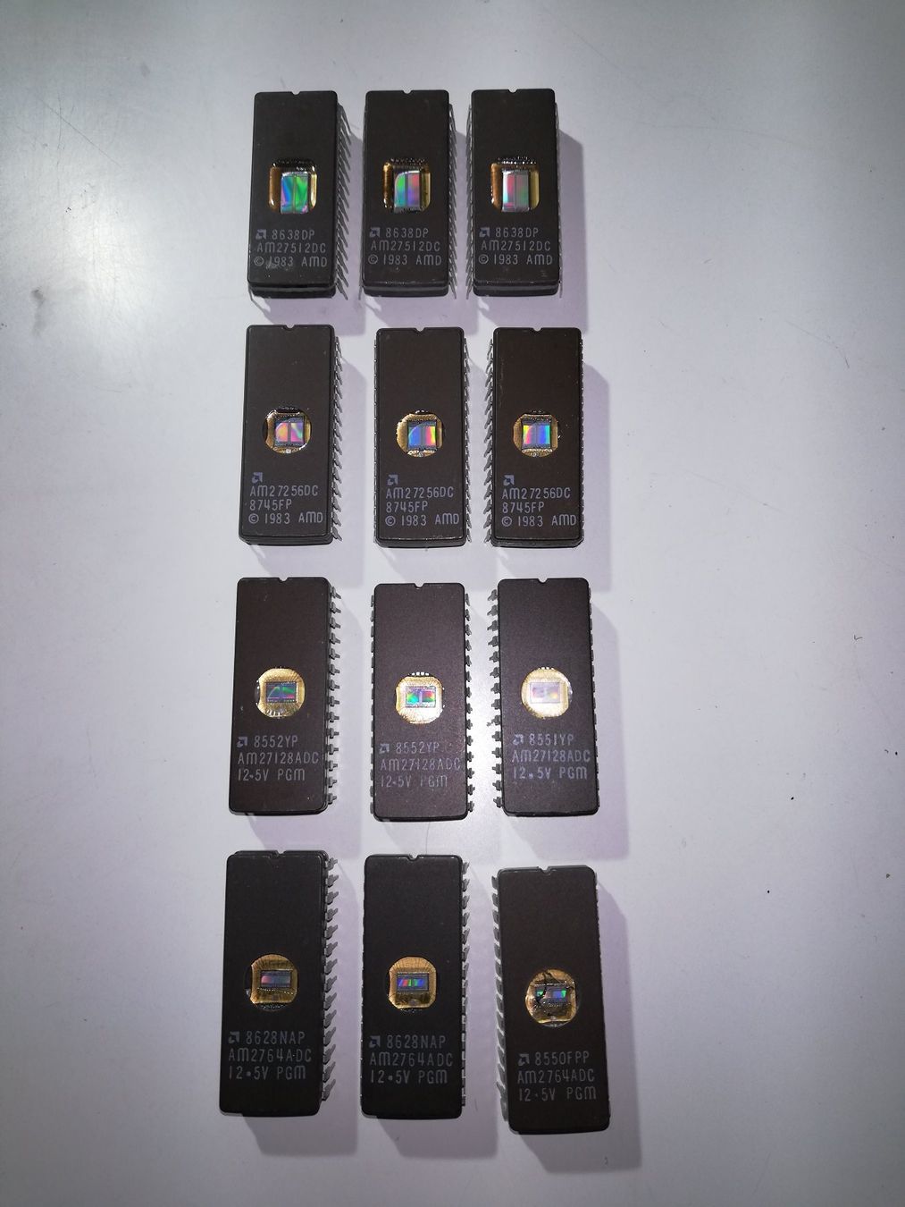 Componenti elettronici: EPROM E-PROM E PROM E_PROM Stückpreis gemäss Dimension Menge – Nuovo (secondo la descrizione) da Niederneunforn venduto da Gusti123 4