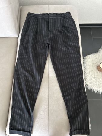 Leichte Hose von Chicoree, Grösse L, schwarz-gestreift
