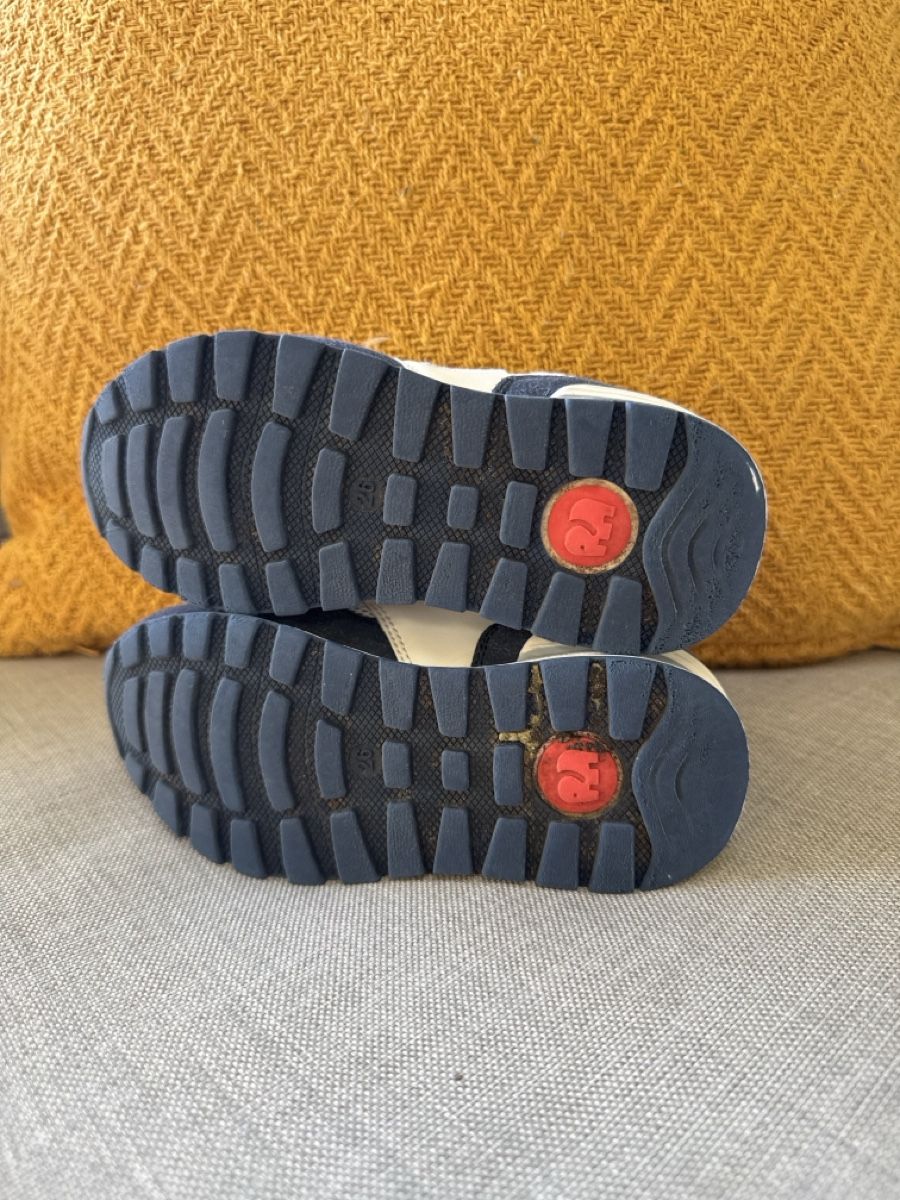 Elefanten Schuhe für Jungen: Kinderschuhe Elefanten Grösse 26  – Gebraucht aus Ottikon von Domito 2