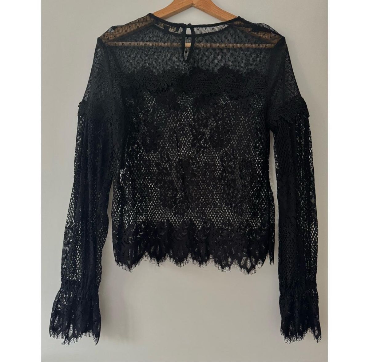 Maje Camicette: Maje black lace blouse – Usato da Paradiso venduto da Edith_store 2