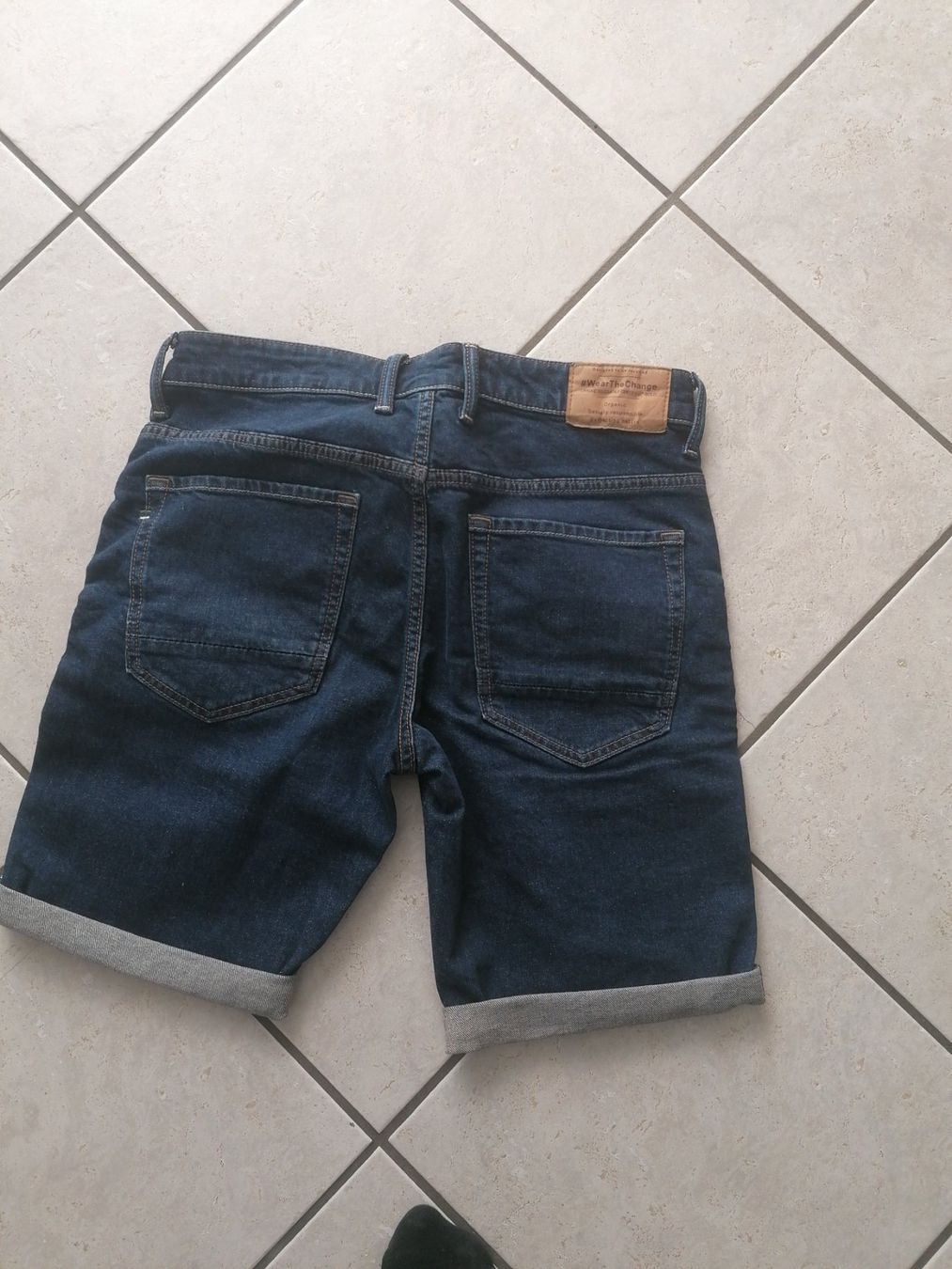 Jeans: Neue kurze Jeanshose Gr W33 Regular – Nuovo (secondo la descrizione) da Lostorf venduto da Luelostorf 1