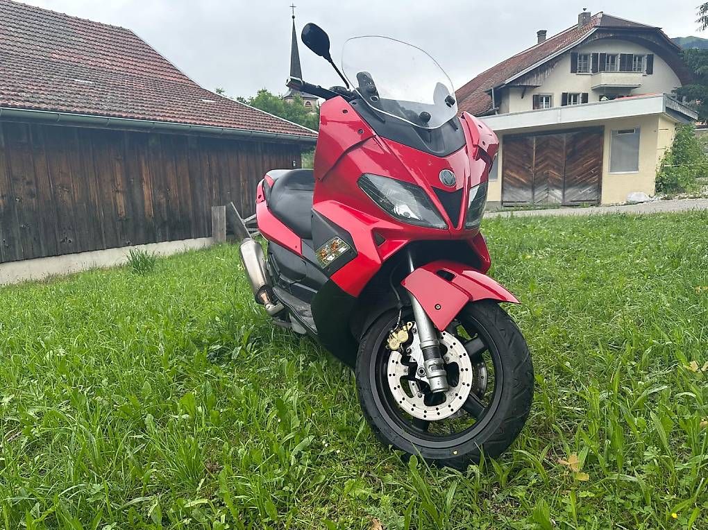 Gilera Scooters: Gilera Nexus 500 – Gebraucht aus Grandvillard von gra_256j