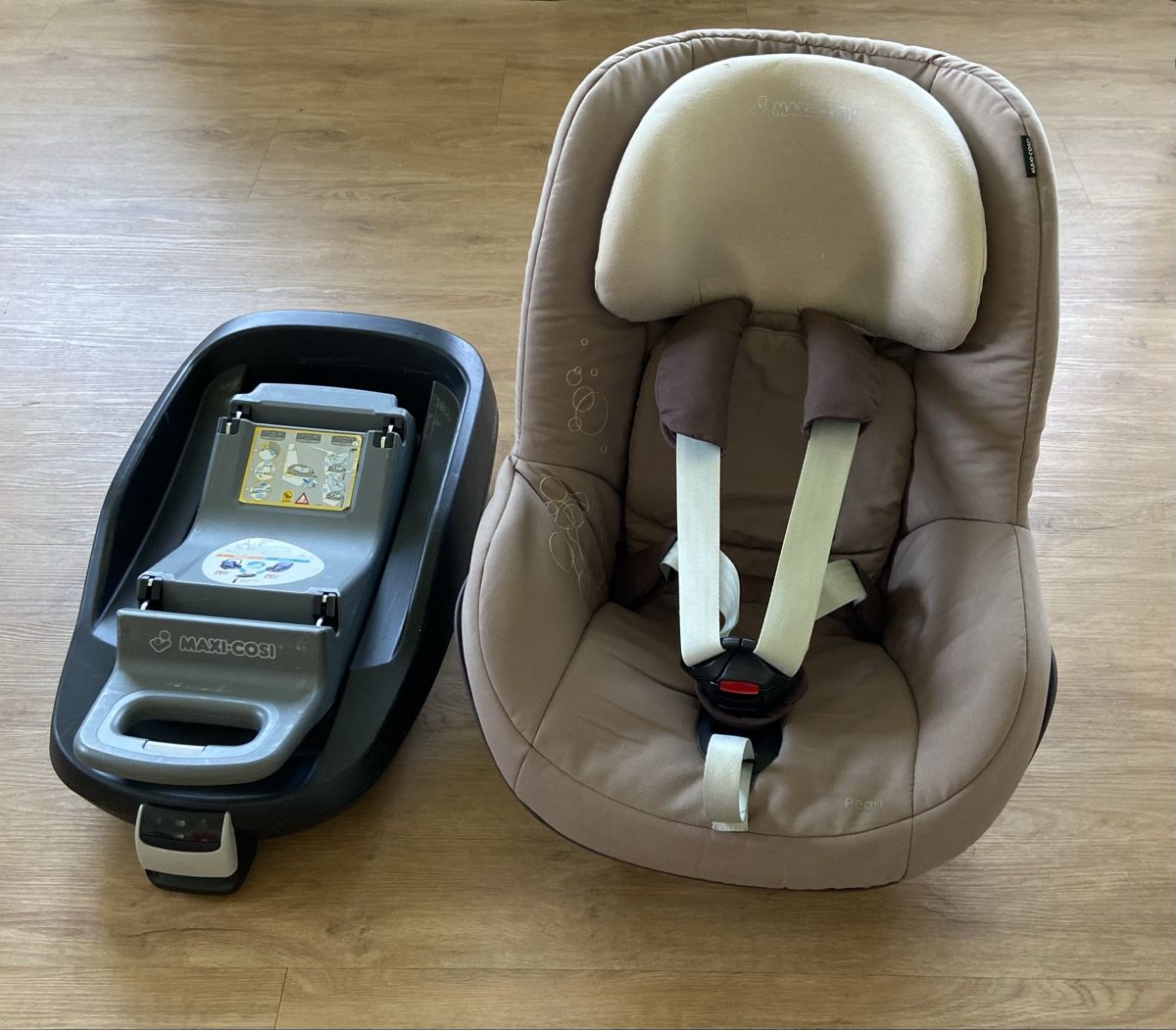 Maxi-Cosi Seggiolini per auto: Gebrauchter MaxiCosi Pearl mit FamilyFix Base – Usato da Luzern venduto da higa01