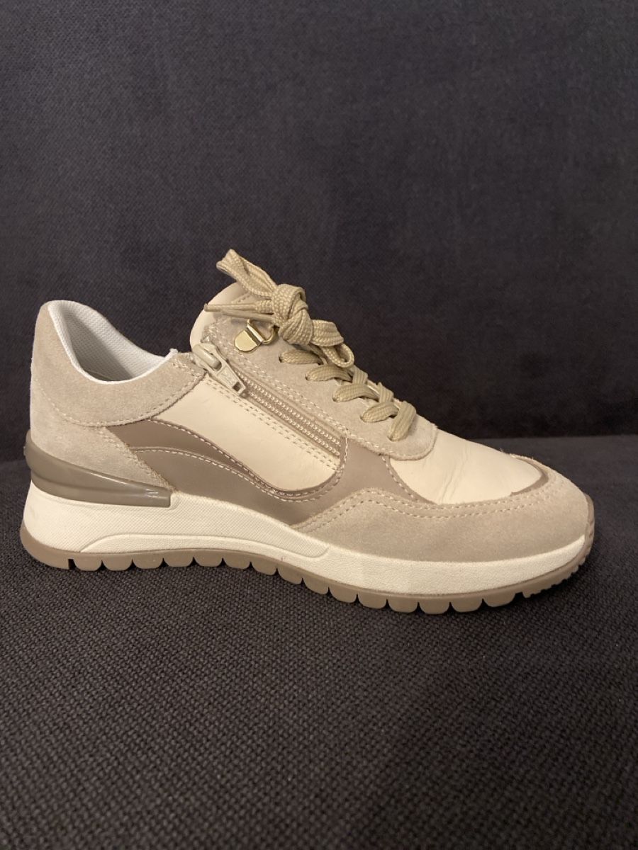 Geox Damenschuhe: Baskets tendance beiges, parfaites pour l'automne. – Gebraucht aus Plan-les-Ouates von lim_7vq9 1