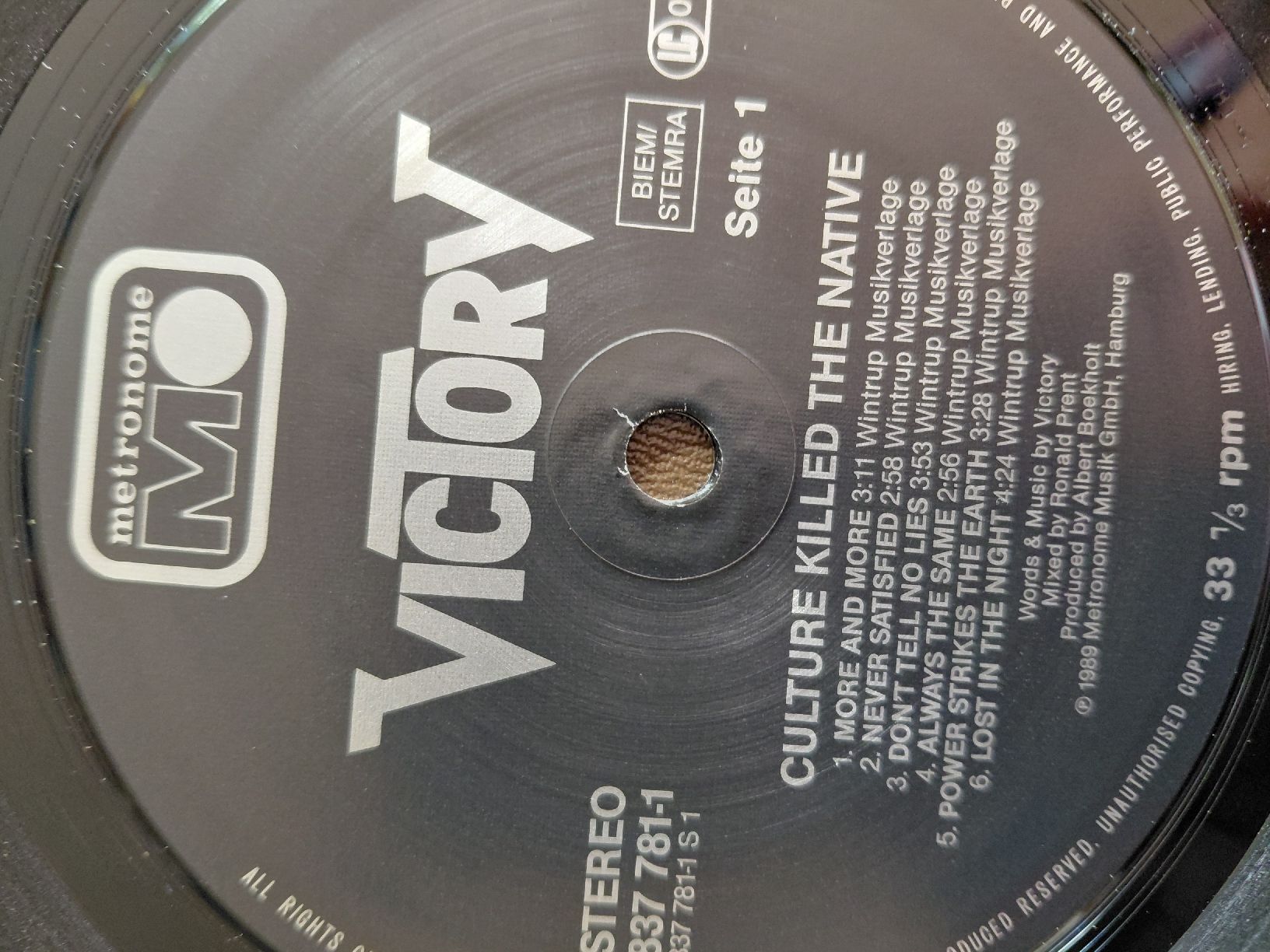 Schallplatten: Victory – Gebraucht aus zürich von Lexalexander 3