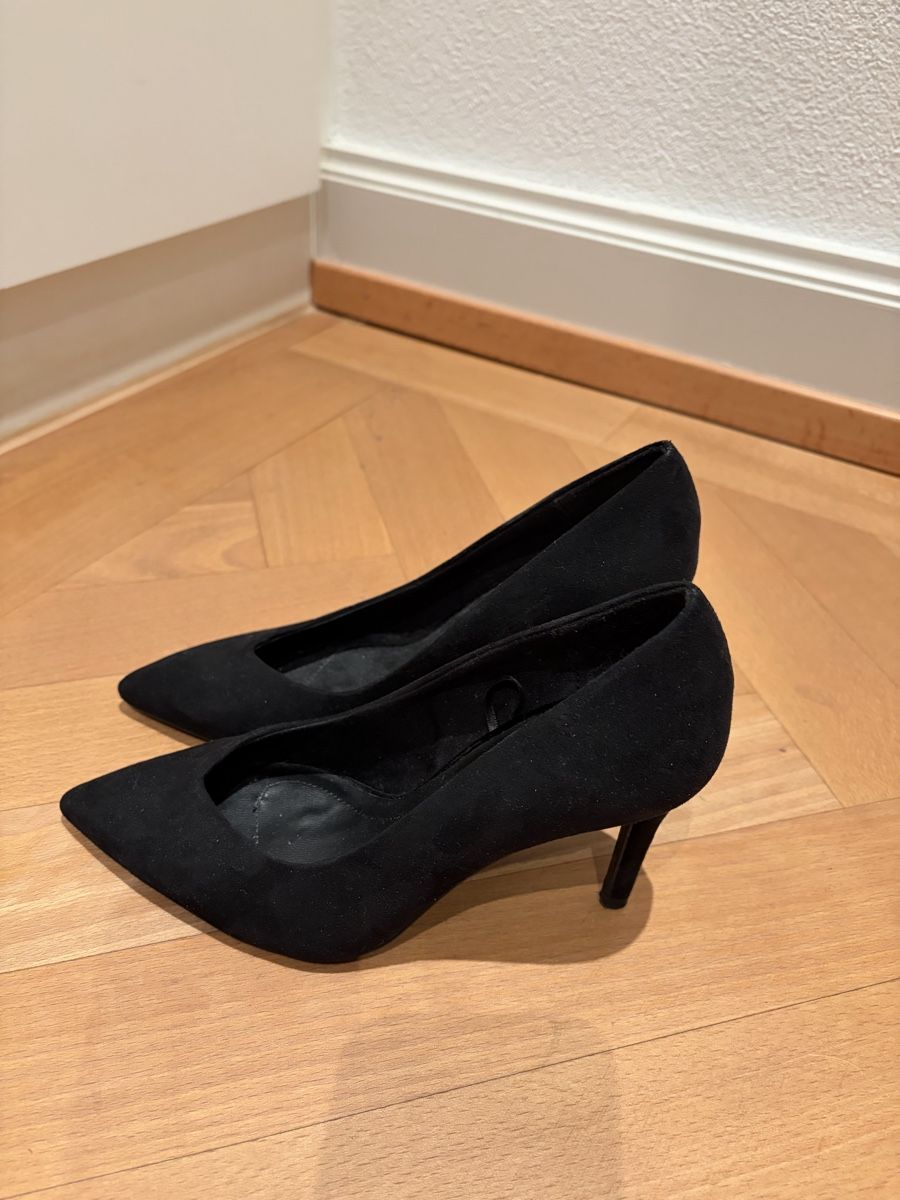 Damenschuhe: Black Décolleté  – Gebraucht aus Zürich von ele_66wz 1