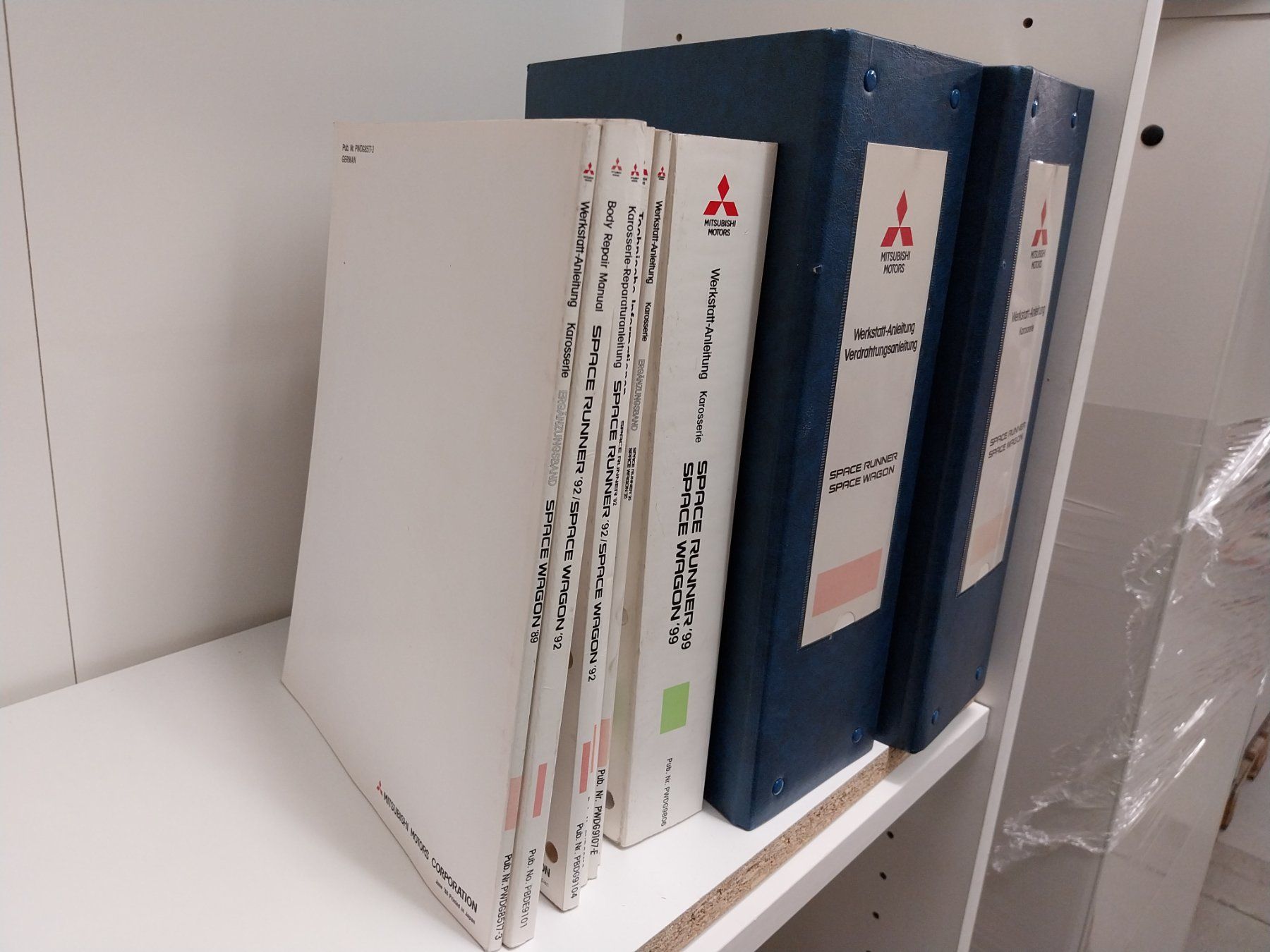 Mitsubishi Documenti: Mitsubishi Space Runner/Space Wagon Werkstatthandbücher – Usato da Weingarten-Kalth venduto da Bettelbruenneli 2