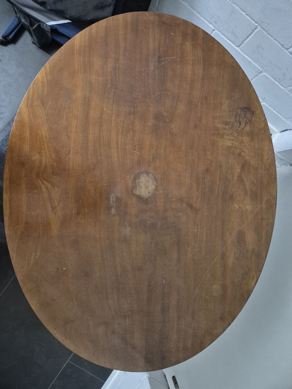 Gravures sur bois: Holztisch antik – D'occasion à hauptwil par mona_9213 2
