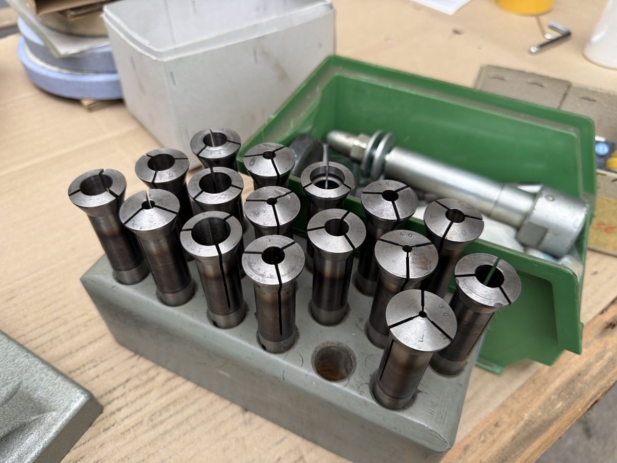 Altro per industria metallurgica: Diverses Werkzeug mit Spannzangen gem Bilder – Usato da Necker venduto da liq24 3