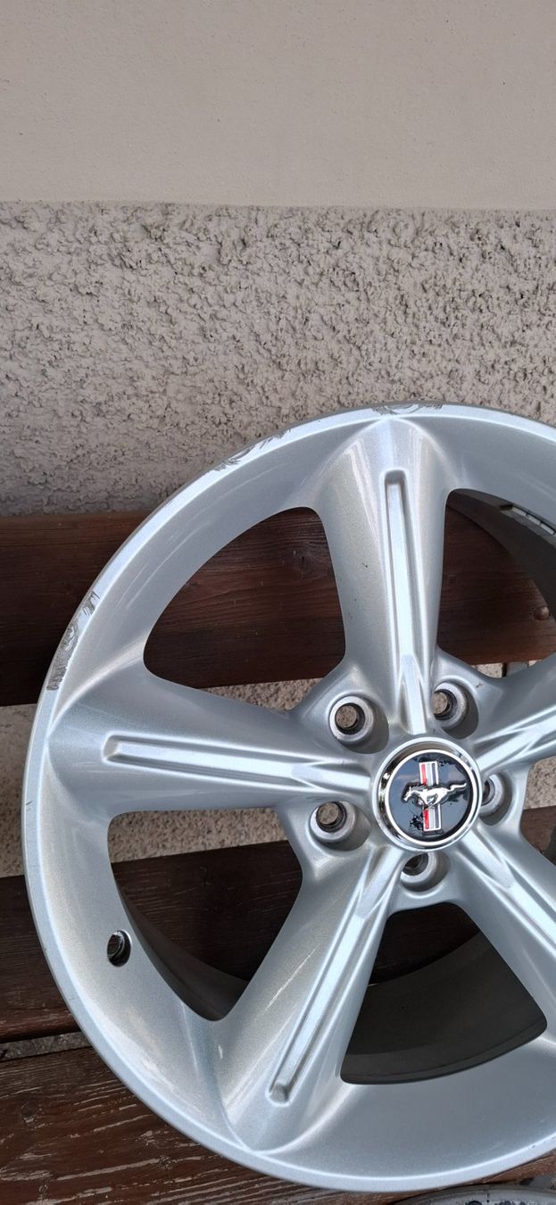 Ford Cerchioni: Cerchi originali Ford Mustang – Usato da Minusio venduto da cip_yby5 8