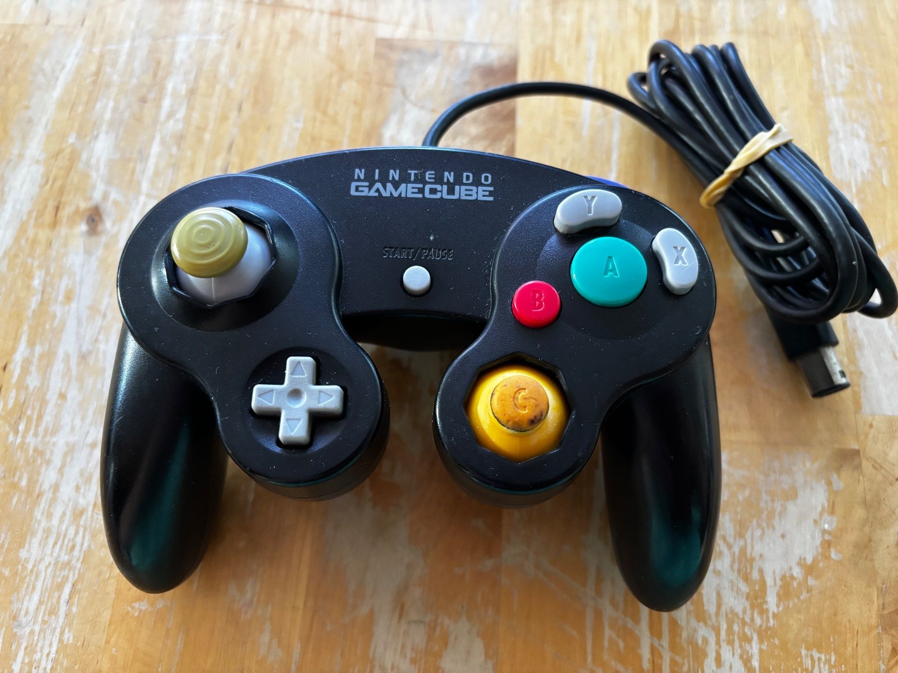 Nintendo Controller: Original Game Cube Controller in der Farbe Schwarz – Gebraucht aus Frenkendorf von gelbeZinnie