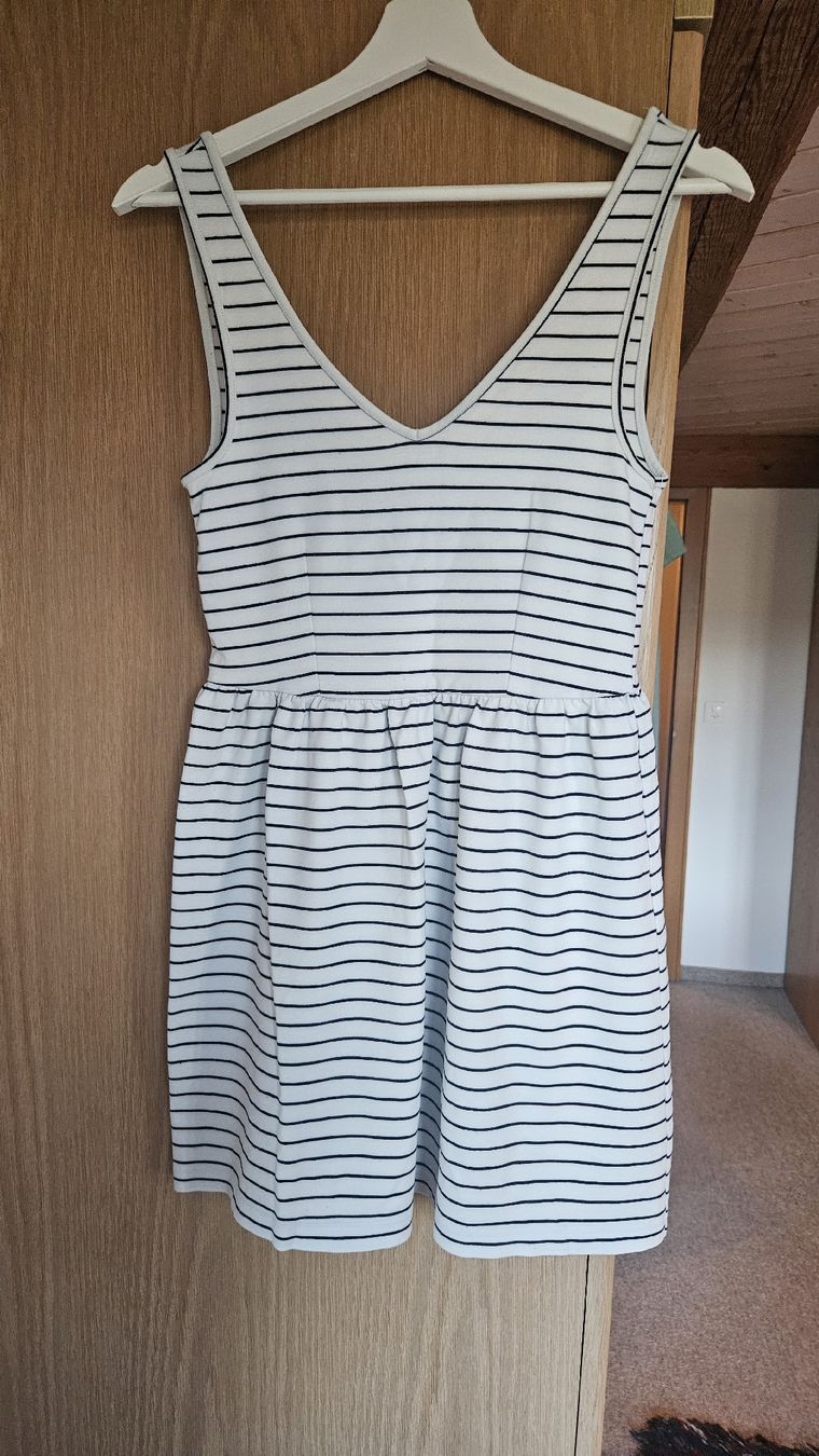 Only Vestiti: Only Kleid schwarz weiss, Grösse S – Usato da Lippoldswilen venduto da topmodel62